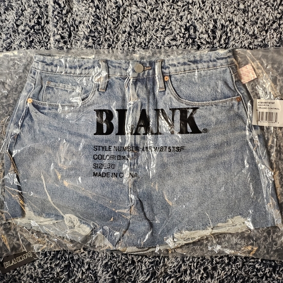NEW Blank NYC 'Cruise Control' Distressed Denim Shorts size 30 - Picture 4 of 8